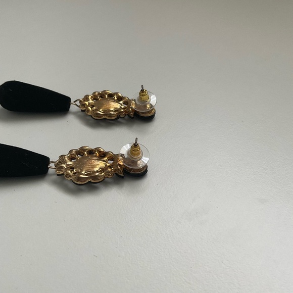 Gorgeous earrings - Picture 5 of 5